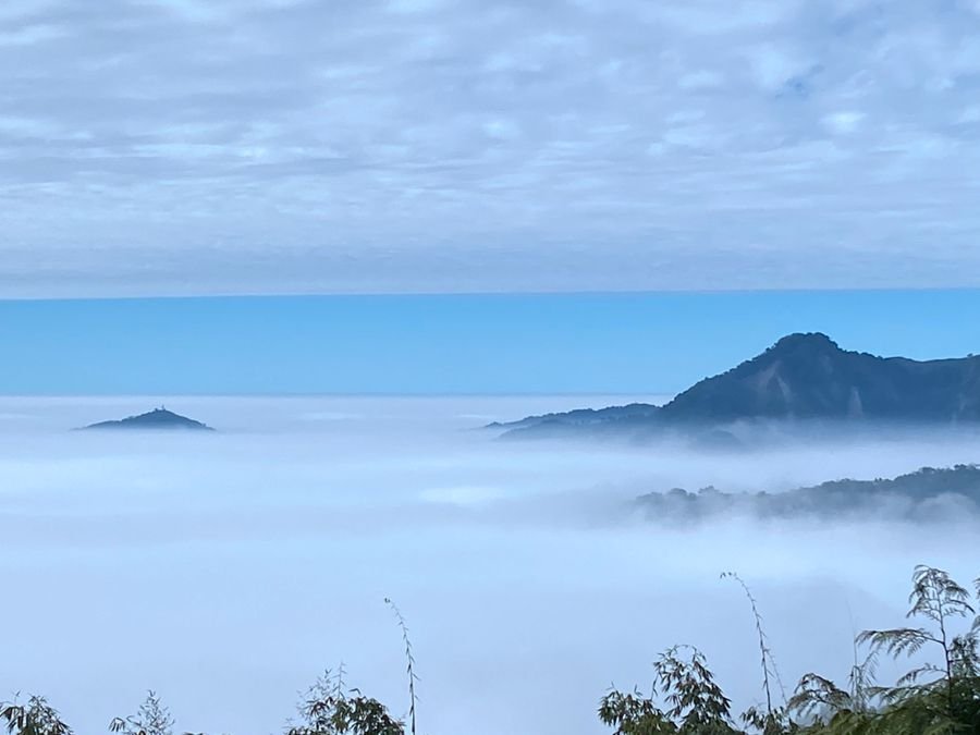 營地美麗的雲海